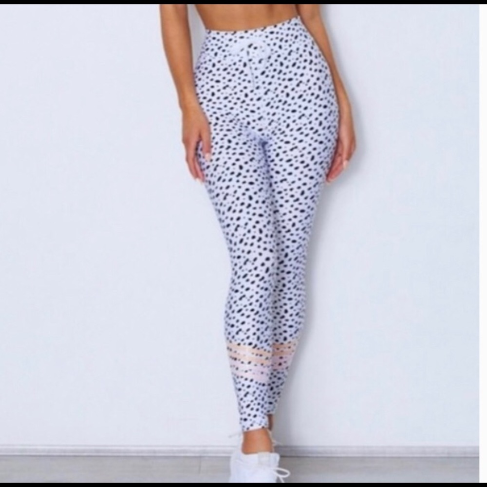 Sarah’s Day x White Fox Speckle Leggings XS NWT